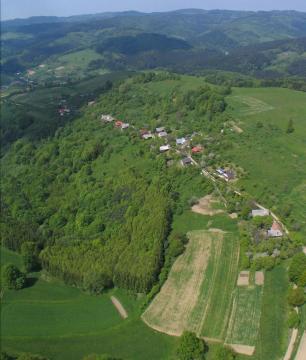 Letecké snímky našej obce z roku 2004 Letecké snímky našej obce z roku 2004