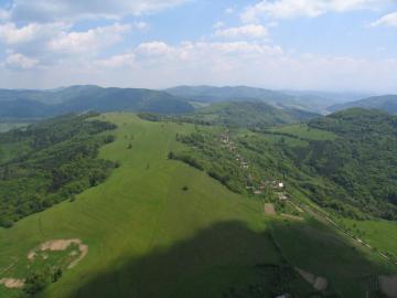 Letecké snímky našej obce z roku 2004 Letecké snímky našej obce z roku 2004