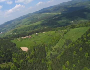 Letecké snímky našej obce z roku 2004 Letecké snímky našej obce z roku 2004