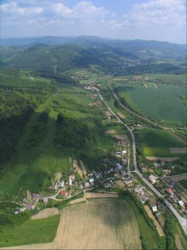 Letecké snímky našej obce z roku 2004 Letecké snímky našej obce z roku 2004