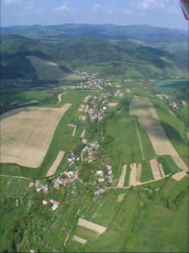 Letecké snímky našej obce z roku 2004 Letecké snímky našej obce z roku 2004