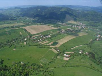 Letecké snímky našej obce z roku 2004 Letecké snímky našej obce z roku 2004