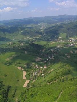 Letecké snímky našej obce z roku 2004 Letecké snímky našej obce z roku 2004