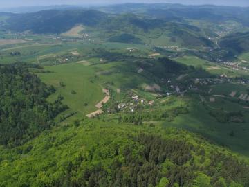 Letecké snímky našej obce z roku 2004 Letecké snímky našej obce z roku 2004