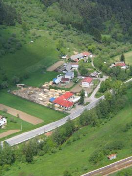Letecké snímky našej obce z roku 2004 Letecké snímky našej obce z roku 2004