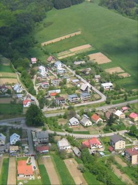 Letecké snímky našej obce z roku 2004 Letecké snímky našej obce z roku 2004