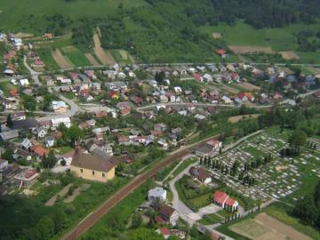 Letecké snímky našej obce z roku 2004 Letecké snímky našej obce z roku 2004