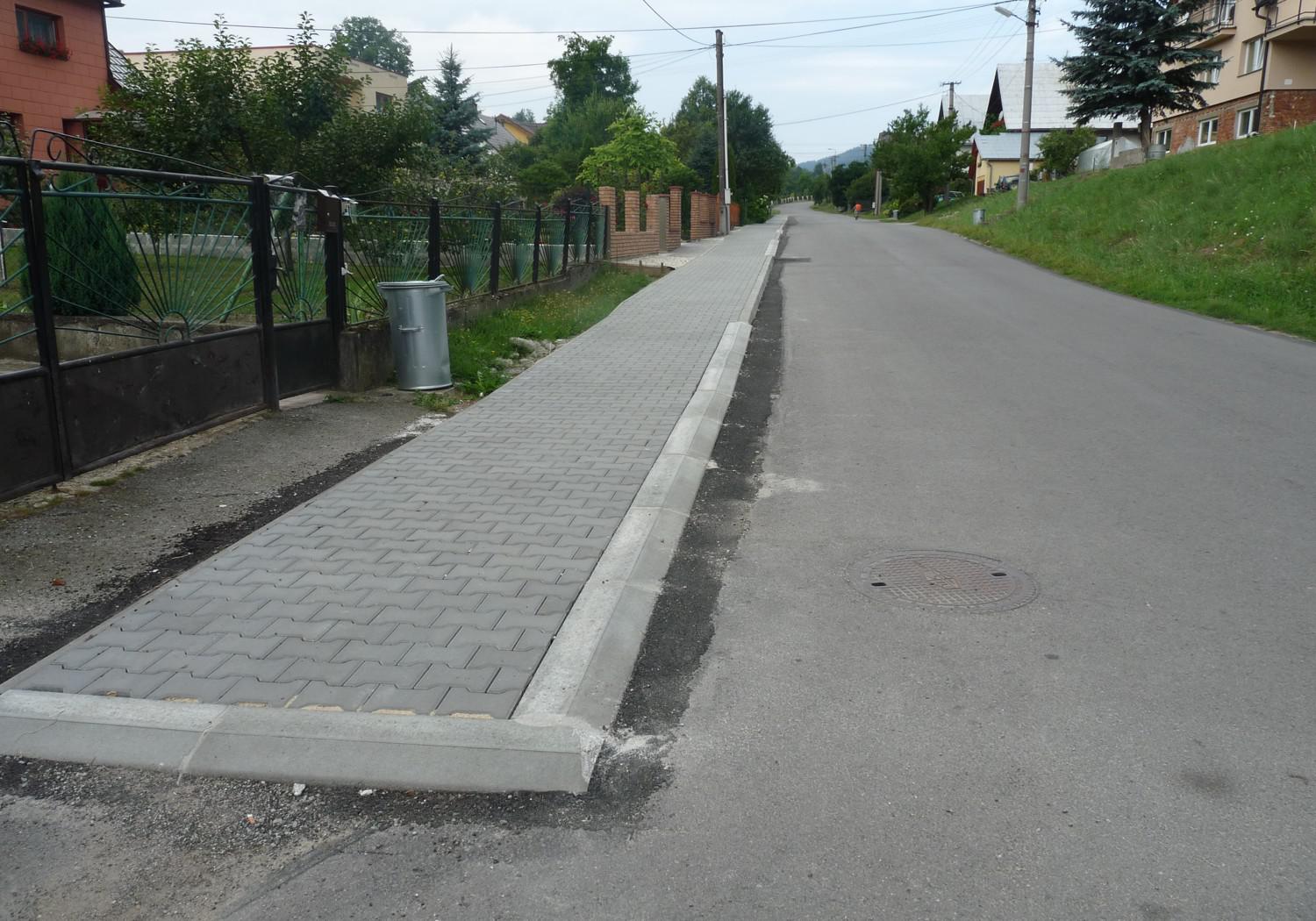 Fotogaléria Nový chodník ku ZŠ (6) Nový chodník ku ZŠ
